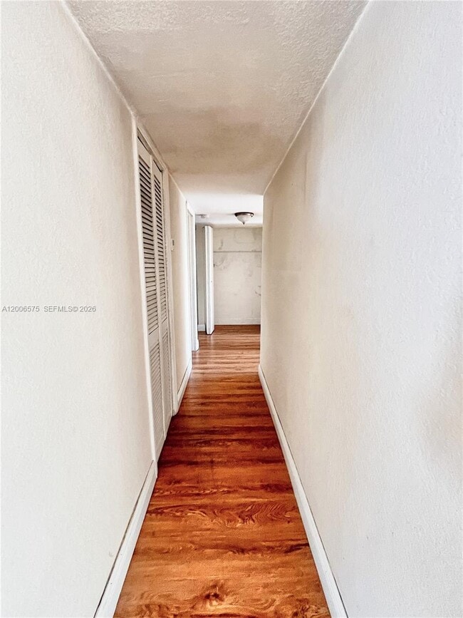 Building Photo - 8870 Fontainebleau Blvd