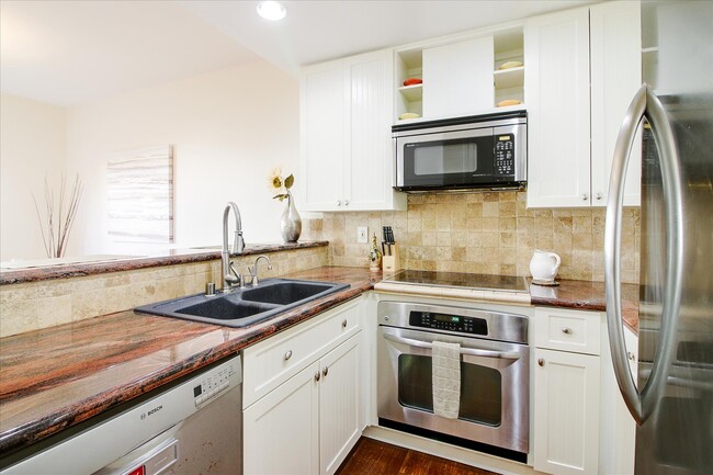Building Photo - 1398 Meadow Ridge Cir