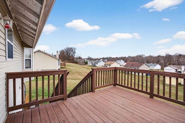 Building Photo - Charming 3 Bedroom with Garage!