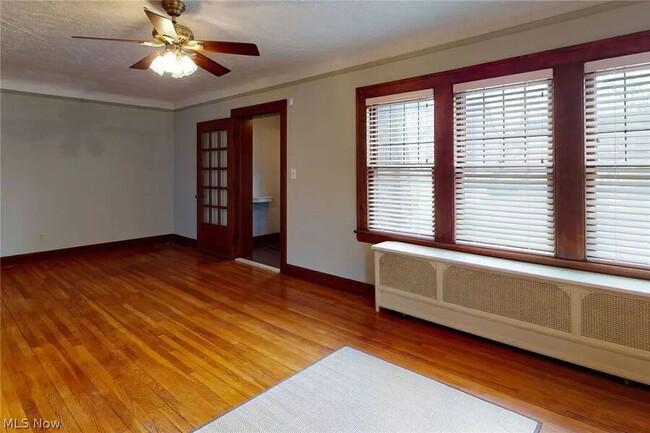 Building Photo - 3549 Bainbridge Rd