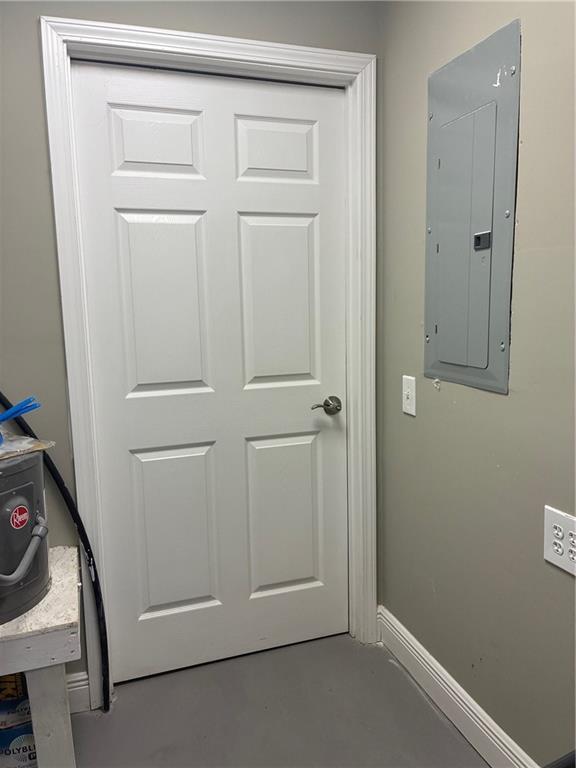 Building Photo - 6158 Suwanee Dam Rd