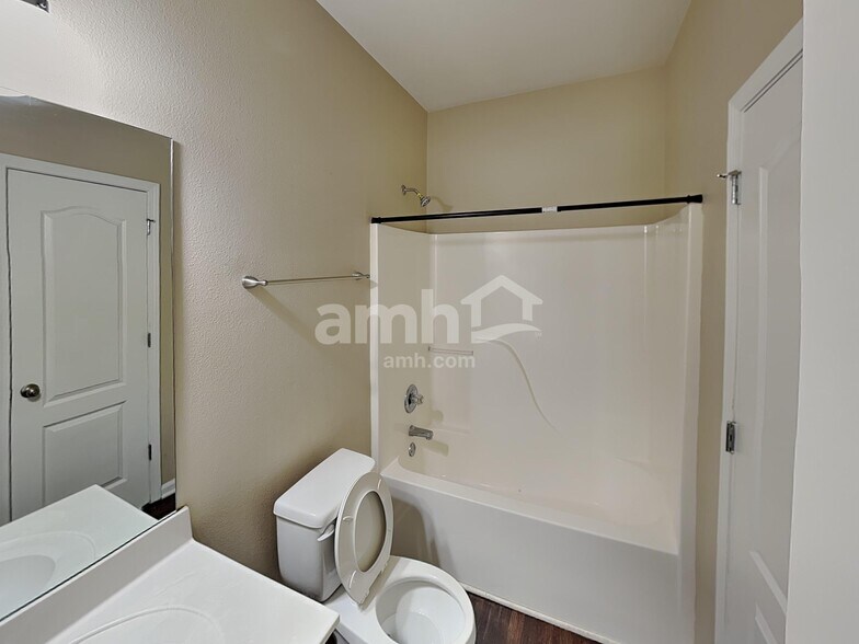 Building Photo - 6903 Grand Hickory Dr