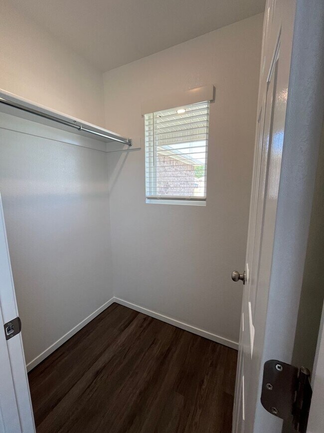 Building Photo - *Pre-leasing* Four Bedroom | Two Bath Home...