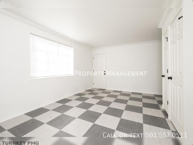 Building Photo - First Month's Rent Free! Updated 1 Bedroom...