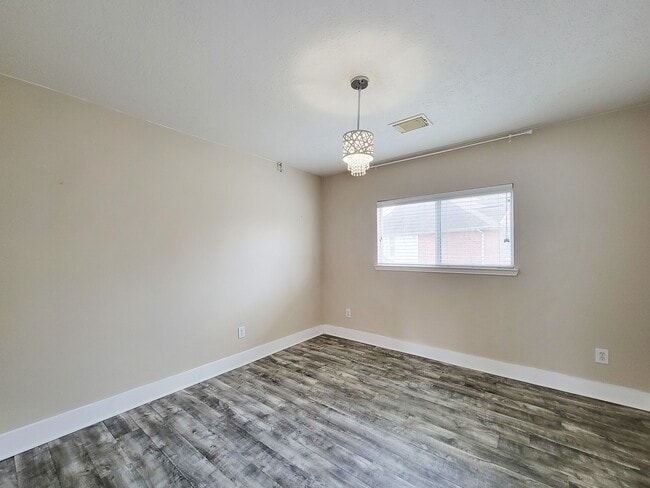 Building Photo - 714 Yawl Ct