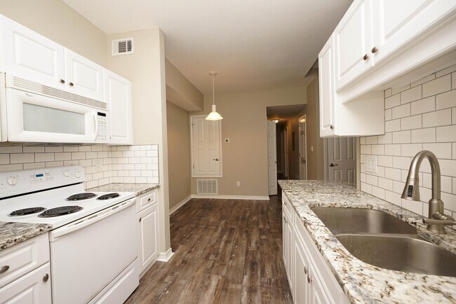 Building Photo - 1501 Partin Dr N