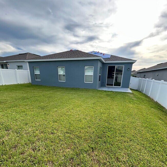 Building Photo - 573 Disa Dr