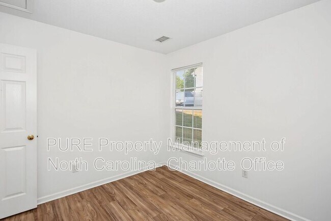 Building Photo - 2910 Bridgeville Ln