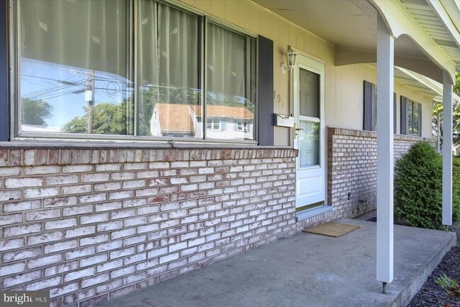 Building Photo - 107 Birch Ct