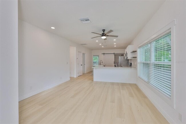 Building Photo - 829 18th St S