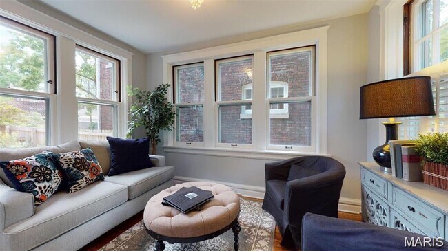 Building Photo - Charming home in the Heart of University City.