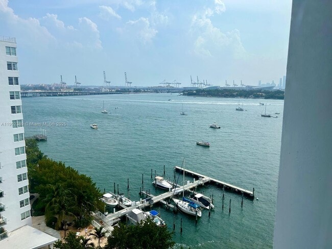 Building Photo - 1000 West Ave