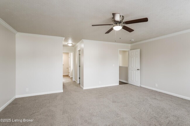 Building Photo - 10102 Spring Gate Dr