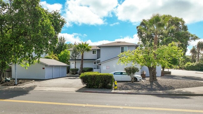 Building Photo - 10 3rd. Street