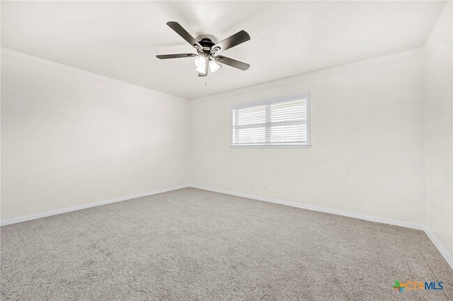 Building Photo - 3017 Oaklawn Dr