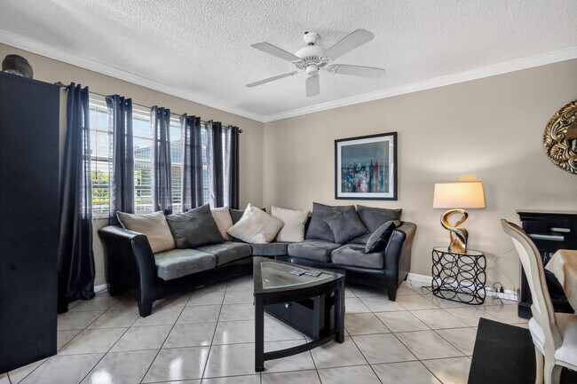 Building Photo - 48 Burgundy Ave