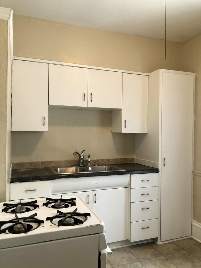 Building Photo - 504 N Asbury St