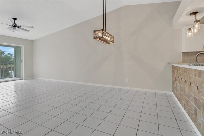 Building Photo - 875 New Waterford Dr