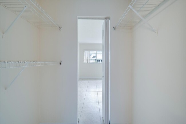 Building Photo - 7713 SW 88th St