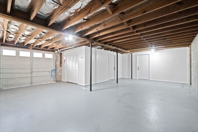 Building Photo - Pet Friendly Renovated Three Bedroom with Basement!