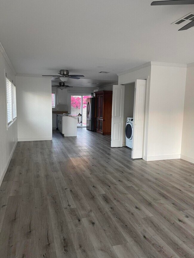 Building Photo - 53745 Avenida Diaz