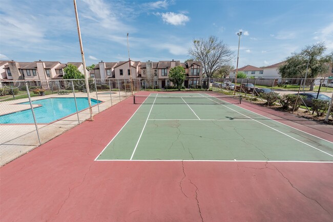 Building Photo - 12400 Brookglade Cir