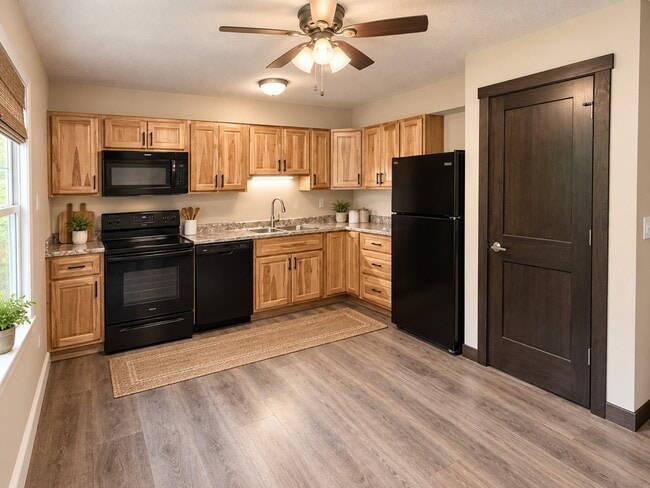 Building Photo - 505 Evergreen Dr