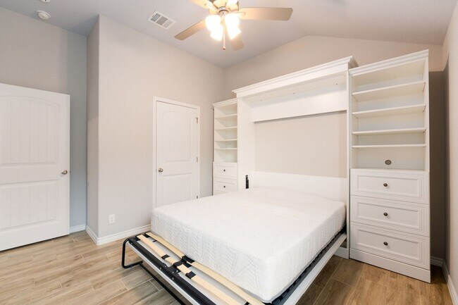 Building Photo - 3 Bdrm 2 Bath in Belton