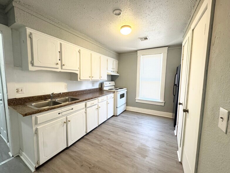 Building Photo - 1119 NW 9th St