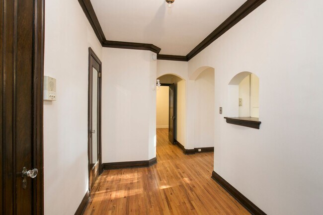 Building Photo - 2120 Aldrich Ave S