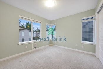 Building Photo - 4 BED & 3.5 BATH Townhouse FOR RENT