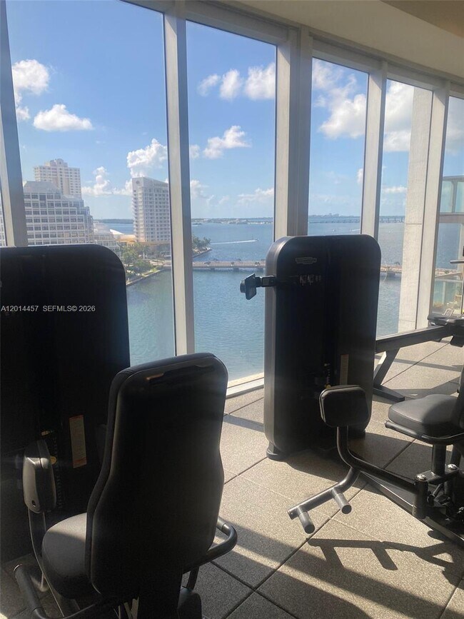 Building Photo - 475 Brickell Ave