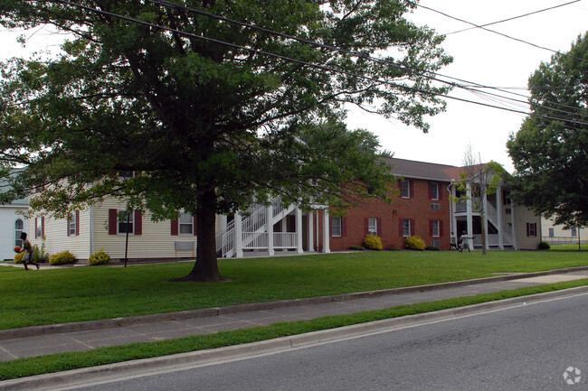 Building Photo - Academy Apartments