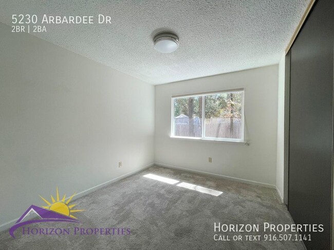 Building Photo - Open 2 Bed 2 Bath 1,030 Sq. Ft. Fair Oaks ...