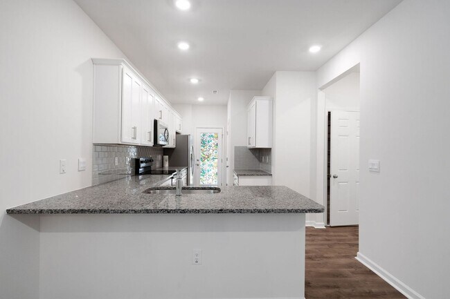 Building Photo - Charming 3BR House in Fuquay Varina