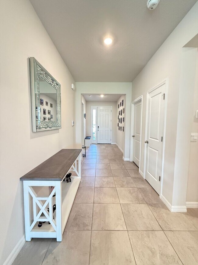 Building Photo - 4 Bedrooms, 2.5 Baths Coming Soon!