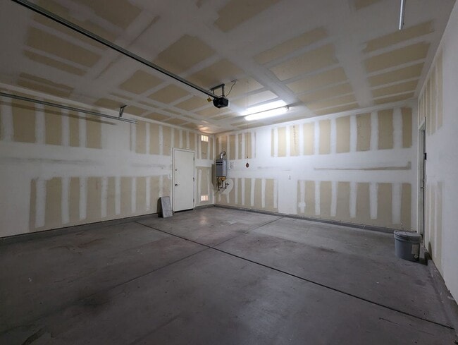 Building Photo - 1253 N 166th Ave