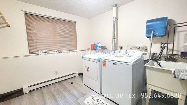 Building Photo - 15229 Bludorn Circle-