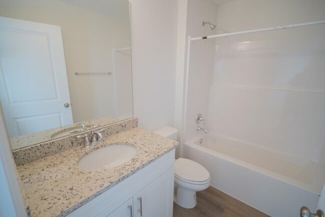 Building Photo - 2852 Mews Lndg