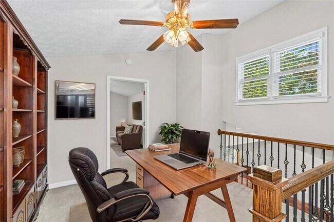 Building Photo - 2420 Castle Ln NE