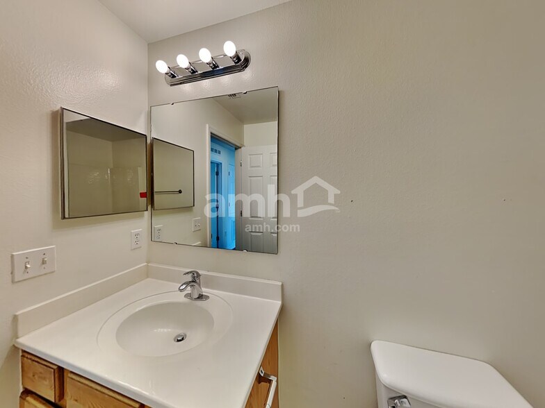 Building Photo - 1742 Sail Ct