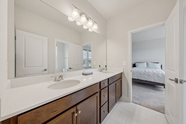 Building Photo - 101 Milvian Wy SE