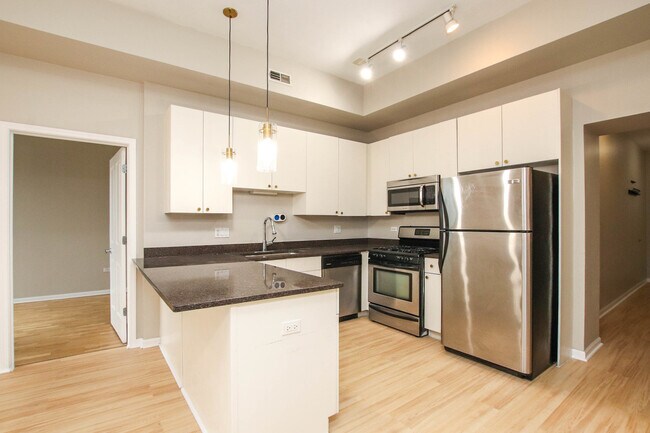 Building Photo - 1464 S Michigan Ave