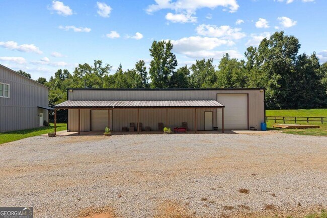Building Photo - 221 Columbus Dr