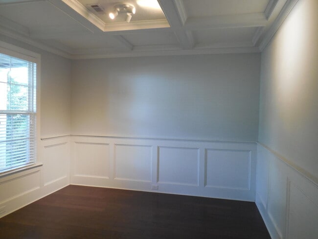 Building Photo - 812 Herrington Dr
