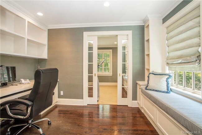 Building Photo - 451 Beechmont Dr