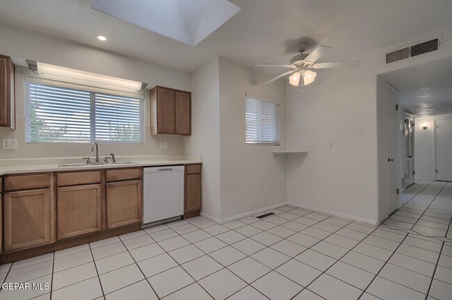 Building Photo - 9632 Gairloch Dr