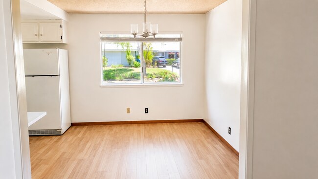Building Photo - 5333 Parejo Dr