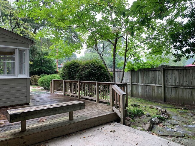 Building Photo - Lovely home in the Haymount Area - Available 4/15/2026