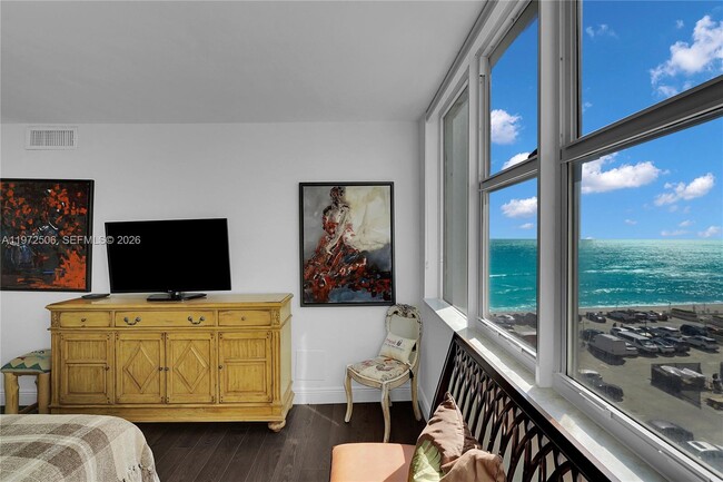 Building Photo - 3140 S Ocean Dr